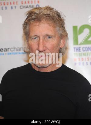 Roger Waters im Presseraum während des '12-12-12' The Concert for Sandy Relief to benefit the Robin Hood Relief Fund presented by the Madison Square Garden Company and the Weinstein Company at the Madison Square Garden in New York City, NY, USA on December 12, 2012. Fast 2 Milliarden Menschen haben über Fernsehen, Radio und Internet Zugang zum Benefizkonzert. Foto von Brad Barket/ABACAPRESS.COM Stockfoto