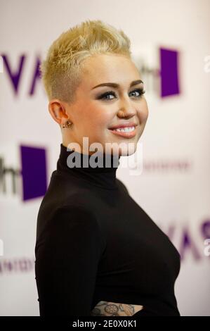 Miley Cyrus nimmt am 16. Dezember 2012 an der 'VH1 Divas' 2012 im Shrine Auditorium in Los Angeles, CA, USA Teil. Sie trägt Ohrringe von Lorraine Schwartz. Foto von Lionel Hahn/ABACAPRESS.COM Stockfoto