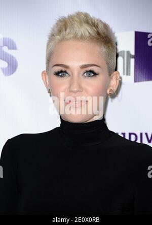 Miley Cyrus nimmt am 16. Dezember 2012 an der 'VH1 Divas' 2012 im Shrine Auditorium in Los Angeles, CA, USA Teil. Sie trägt Ohrringe von Lorraine Schwartz. Foto von Lionel Hahn/ABACAPRESS.COM Stockfoto