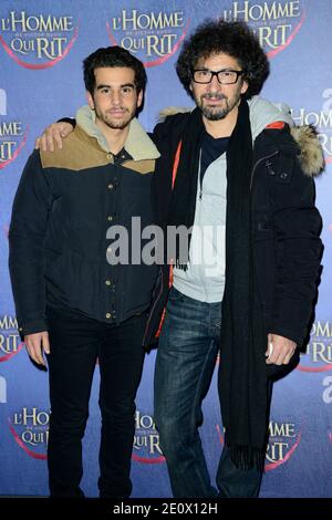 Gary Mihaileanu und Radu Mihaileanu bei der Premiere von 'L'Homme qui Rit', die am 16. Dezember 2012 im Cinema L'Arlequin in Paris, Frankreich, stattfand. Der Film ist auch mit Gerard Depardieu zu sehen. Foto von Nicolas Briquet/ABACAPRESS.COM Stockfoto