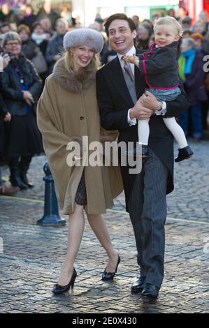 Erzherzogin Marie Christine von Österreich und Graf Rodolphe von Limburg Stirum mit ihrem Kind während der religiösen Hochzeit von Erzherzog Christoph von Österreich und Adelaide Drape-frisch in der Saint-Epvre Basilika in Nancy, Frankreich, am 29. Dezember 2012. Foto von Nicolas Gouhier/ABACAPRESS.COM Stockfoto