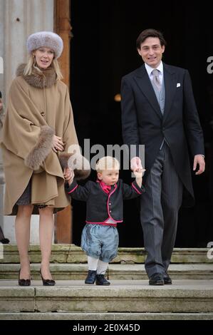 Erzherzogin Marie Christine von Österreich und Graf Rodolphe von Limburg Stirum mit ihrem Kind während der religiösen Hochzeit von Erzherzog Christoph von Österreich und Adelaide Drape-frisch in der Saint-Epvre Basilika in Nancy, Frankreich, am 29. Dezember 2012. Foto von Nicolas Gouhier/ABACAPRESS.COM Stockfoto