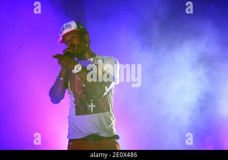 Die französische Rap-Band Raggasonic tritt während seines Live-Konzerts im Palais des Rois de Majorque in Perpignan, Südfrankreich, am 21. Juli 2012 auf. Im Bild auch Big Red des Sängers. Foto von Michel Clementz/ABACAPRESS.COM Stockfoto
