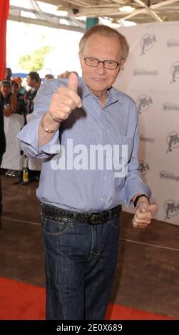 MIAMI - DEZEMBER 06: Larry King nimmt am 06. Dezember 2009 in Miami Beach, Florida, am Spiel Miami Dolphins vs New England Patriots im Landshark Stadium Teil. Personen: Larry King Kredit: Hoo-me / MediaPunch Stockfoto