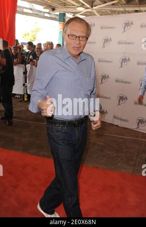 MIAMI - DEZEMBER 06: Larry King nimmt am 06. Dezember 2009 in Miami Beach, Florida, am Spiel Miami Dolphins vs New England Patriots im Landshark Stadium Teil. Personen: Larry King Kredit: Hoo-me / MediaPunch Stockfoto