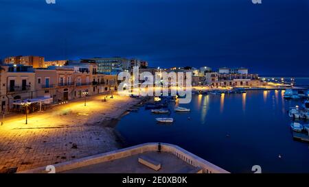 Alter Hafen Von Bisceglie Bei Nacht Apulien Apulien Italien Stockfoto