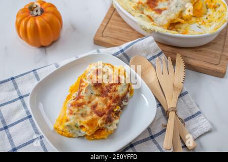 Kürbiskanelloni Stockfoto