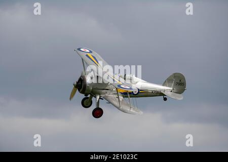 Gloster Gladiator Flugzeug im Flug in Royal Air Force Markierungen, Cambridgeshire, England, Vereinigtes Königreich, Europa Stockfoto