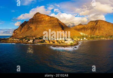 Panorama, Dorf La Playa, Mountain Riscos de la Merica, Valle Gran Rey, Drohnenaufnahme, La Gomera, Kanarische Inseln, Spanien, Europa Stockfoto