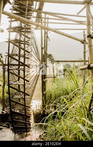 Bambus-Wasser-Rad fr die Bewsserung der Reisfelder, Provinz Loei,  Thailand Stockfotografie - Alamy