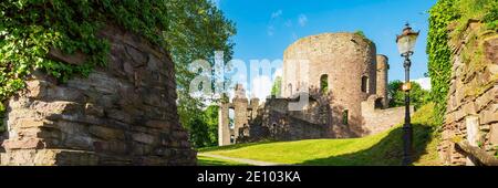 Burgruine Krukenburg in Bad Karlshafen-Helmarshausen, Reinhardswald, Weserbergland, Hessen, Deutschland, Europa Stockfoto