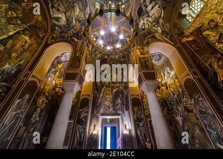 Umlackierte Christi-Himmelfahrt-Kathedrale mit modernistischen Stil Gemälde, Veliko Tarnovo, Bulgarien, Europa Stockfoto