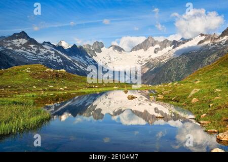 Schweizer Alpen (m) Sommer, Oberaar Gletscher, Oberaarhorn, 3638 m, Finsteraarhorn, 4274m, Berner Oberland, Bern, Schweiz, Europa Stockfoto