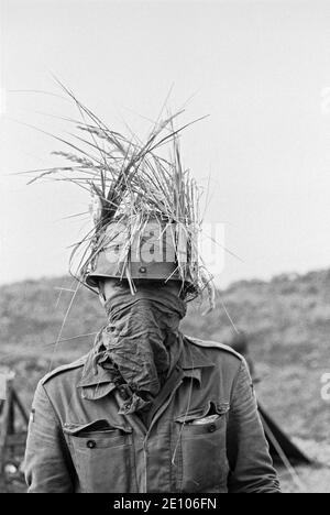 Soldat der deutschen Marine bei einem Manöver, historisches Foto, September 1981, Borkum-Insel, Niedersachsen, Deutschland, Europa Stockfoto