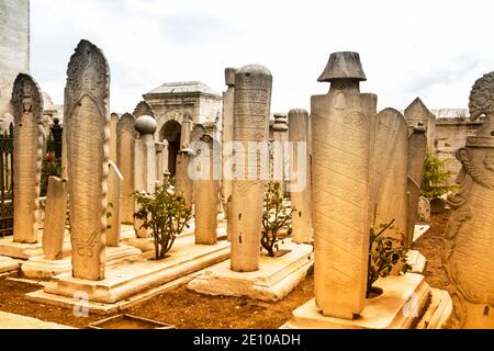 Suleymaniye Moschee Friedhof, osmanische Grabsteine in Istanbul, Türkei Stockfoto