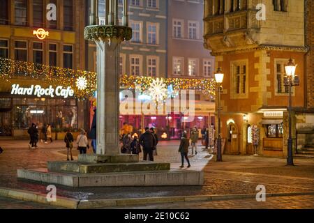 Breslau bei Nacht in Weihnachtsbeleuchtung Dekorationen Niederschlesien Polen Stockfoto