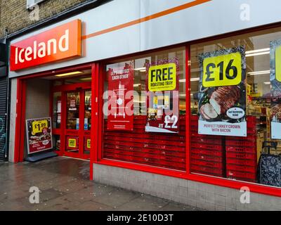 Eine Filiale des isländischen Supermarkts, einer britischen Kette, die auf Tiefkühlkost spezialisiert ist. Stockfoto