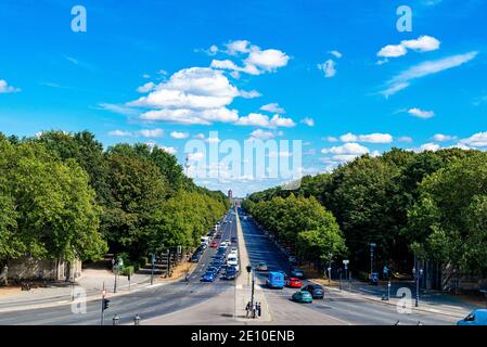 Berlin, Deutschland. Die Stadt Berlin, Stadtbild, von der Siegessäule / Tiergarten aus gesehen. Stockfoto