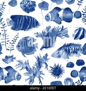 Blaue Fische nahtlose Muster mit Meer floral Hand gezeichnet in Aquarell für Dekoration Design. Farbenfrohes Meer. Unterwasserwelt. Stockfoto