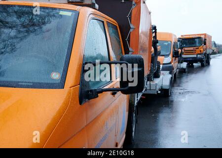 Viborg, Dänemark. Januar 2021. Løvel, Viborg, Dänemark Sonntag, 3. Januar 2021: Vogelgrippe/Vogelgrippe H5N8 wurde am 1. Januar 2021 auf einem Bauernhof in der Nähe von Viborg entdeckt. Die gefiederte Wildherde bestehend aus 9000 Vögeln wird heute und morgen niedergelegt, um eine Ausbreitung der Infektion zu vermeiden. Der dänische Export dieser Art von Vögeln in nicht-EU-Länder wird für 3 Monate unter Quarantäne gestellt. Quelle: Brian Bjeldbak/Alamy Live News Stockfoto