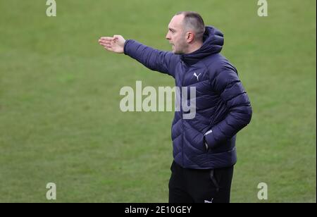 Kiel, Deutschland. 03. Jan 2021. firo: 03.01.2021 Fuvuball: Fußball: 2. Bundesliga-Saison 2020/21 Holstein Kiel - VfL Osnabrvºck GESTIK, HOLSTEIN-TRAINER Ole Werner Quelle: dpa/Alamy Live News Stockfoto