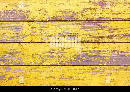 Alte Holz schäbig gelben Hintergrund oder Textur, Teil der rustikalen Zaun oder Wände des Hauses Stockfoto