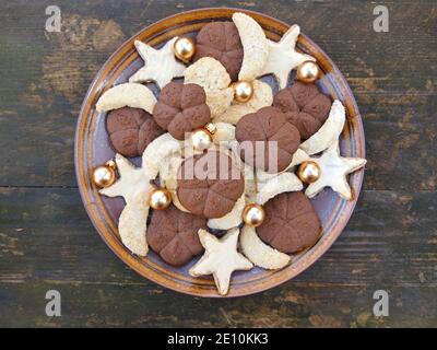 Weihnachtsbäckerei, Hausgemachte Kekse Stockfoto