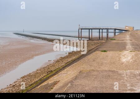 Der Rücklauf von Heysham Power Station, an der Küste der Irischen See in Heysham, Lancashire, England, Großbritannien Stockfoto