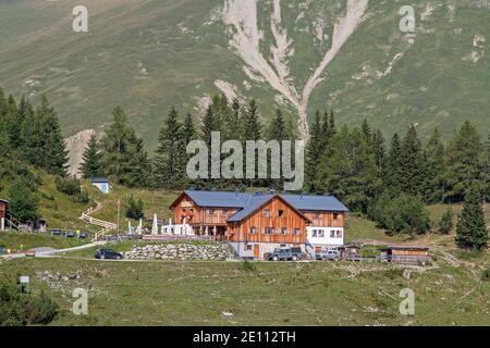 Wolfratshausner Hütte - Berghütte In Den Östlichen Lechtaler Alpen Bei 1753 Metern Stockfoto