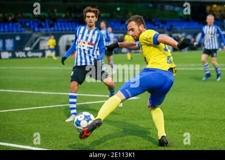 EINDHOVEN, NIEDERLANDE - 3. JANUAR: Iker Pozo vom FC Eindhoven, Michael Breij vom SC Cambuur während des niederländischen Keukenkampioendivisie-Spiels zwischen FC ein Stockfoto