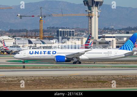 Bild von United Airlines Boeing 787 mit Registrierung N14011 auf dem Los Angeles International Airport, LAX. Stockfoto