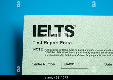 Stafford, Vereinigtes Königreich - 3. Januar 2021: Authentic IELTS Testbericht Formular. Das International English Language Testing System ist ein internationaler STA Stockfoto