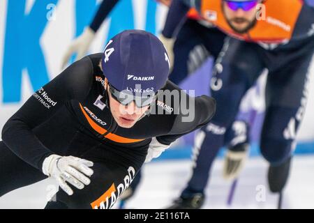 HEERENVEEN, NIEDERLANDE - 3. JANUAR: Jens van t Wout während der Niederländischen Nationalmeisterschaften Allround Shorttrack bei Thialf Icerink am 3. Januar 2 Stockfoto