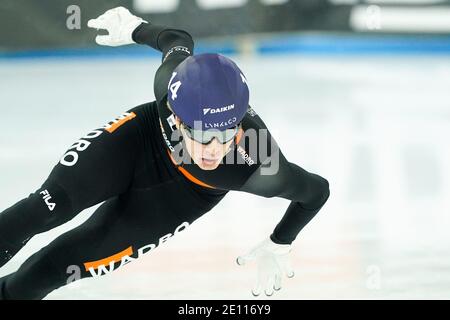 HEERENVEEN, NIEDERLANDE - 3. JANUAR: Jens van t Wout während der Niederländischen Nationalmeisterschaften Allround Shorttrack bei Thialf Icerink am 3. Januar 2 Stockfoto