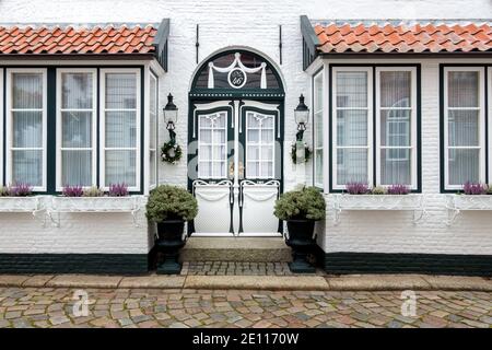 Traditionelle Häuser In Der Norddeutschen Stadt Husum, Deutschland Stockfoto