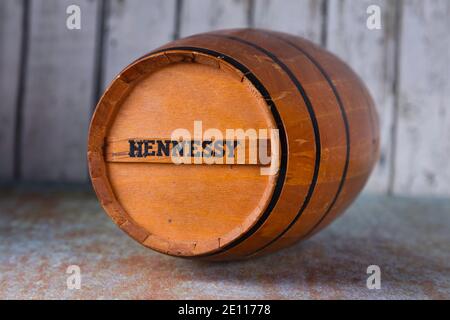 Miniaturfass aus den 1960er Jahren, hergestellt, um die Marke Hennessy zu bewerben. Stockfoto