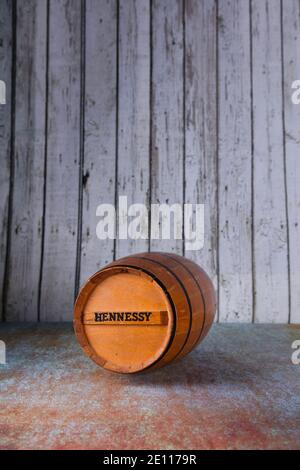 Miniaturfass aus den 1960er Jahren, hergestellt, um die Marke Hennessy zu bewerben. Stockfoto