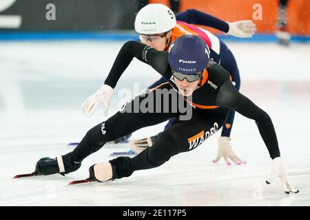 HEERENVEEN, NIEDERLANDE - 3. JANUAR: Jens van t Wout während der Niederländischen Nationalmeisterschaften Allround Shorttrack bei Thialf Icerink am 3. Januar 2 Stockfoto