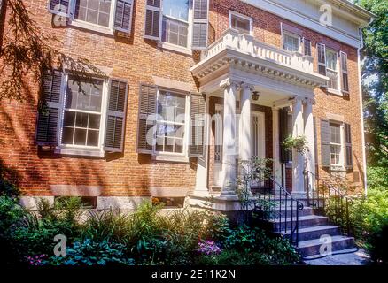 Das Emily Dickinson Haus in Amherst, Massachusetts vor dem gelb gemalt Stockfoto