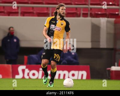 Piräus, Griechenland. Januar 2021. Dmytro Chygrynskiy von AEK Athen während des Super League Greece Spiels im Karaiskakis Stadion, Piräus Bild von Yannis Halas/Focus Images/Sipa USA 03/01/2021 Quelle: SIPA USA/Alamy Live News Stockfoto