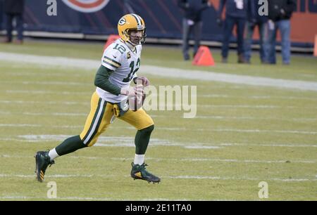 Chicago, Usa. Januar 2021. Green Bay Packers Quarterback Aaron Rodgers (12) läuft mit dem Ball gegen die Chicago Bears im ersten Quartal auf dem Soldier Field in Chicago am Sonntag, 3. Januar 2021. Foto von Mark Black/UPI Kredit: UPI/Alamy Live News Stockfoto