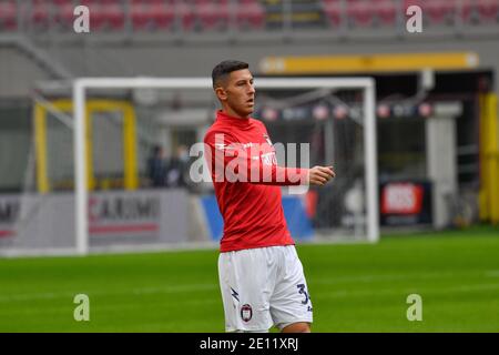 Mailand, Italien. Januar 2021. Luca Marrone (34) vom FC Crotone beim Vorspiel der Serie A Tim zwischen FC Internazionale und FC Crotone im San Siro Stadion in Mailand. (Foto Kredit: Gonzales Foto/Alamy Live News Stockfoto