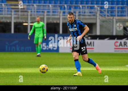 Mailand, Italien. Januar 2021. Milan Skriniar (37) des FC Internazionale gesehen während der Serie A Tim Match zwischen FC Internazionale und FC Crotone im San Siro in Mailand. (Foto Kredit: Gonzales Foto/Alamy Live News Stockfoto