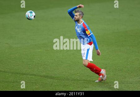 Kiel, Deutschland. 03. Jan 2021. firo: 03.01.2021 Fuvuball: Fußball: 2. Bundesliga-Saison 2020/21 Holstein Kiel - VfL Osnabrvºck 1: 2 Stefan Thesker, Individual Action, Holstein Quelle: dpa/Alamy Live News Stockfoto