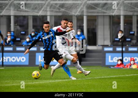 Mailand, Italien. Januar 2021. Lautaro Martinez (10) vom FC Internazionale gesehen während der Serie A Tim Match zwischen FC Internazionale und FC Crotone im San Siro in Mailand. (Foto Kredit: Gonzales Foto/Alamy Live News Stockfoto