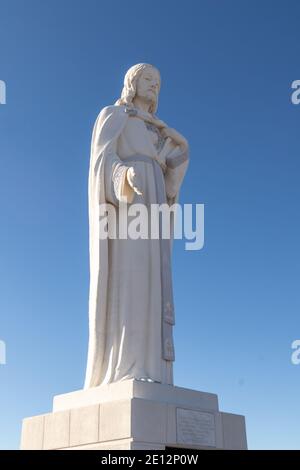 Golden, Colorado - Statue des Heiligen Herzens Jesu am Mutter-Cabrini-Schrein in der Nähe von Golden, Colorado. Die Statue wurde 1954 von Maurice Loriaux entworfen Stockfoto