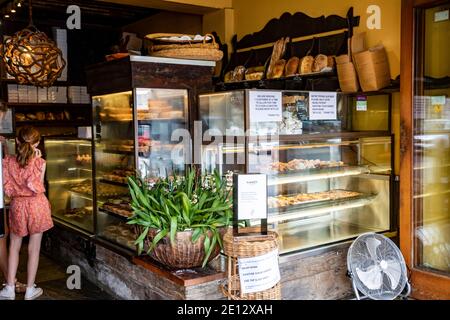 Bäckerei mit frischem Brot in Avalon Beach, Sydney, Australien Stockfoto