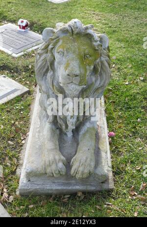 Chatsworth, California, USA 3. Januar 2021 EINE allgemeine Ansicht der Löwenstatue im Oakwood Memorial Park und Friedhof am 3. Januar 2021 in Chatsworth, California, USA. Foto von Barry King/Alamy Stockfoto Stockfoto