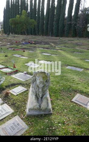 Chatsworth, California, USA 3. Januar 2021 EINE allgemeine Ansicht der Löwenstatue im Oakwood Memorial Park und Friedhof am 3. Januar 2021 in Chatsworth, California, USA. Foto von Barry King/Alamy Stockfoto Stockfoto