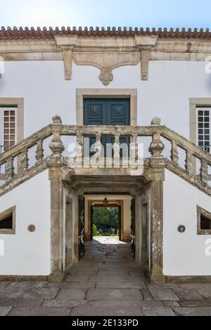 Vila Real / Portugal - 08 01 2020: Blick auf das Außengebäude Solar de Mateus, ikonisch des portugiesischen Barock aus dem 18. Jahrhundert Stockfoto